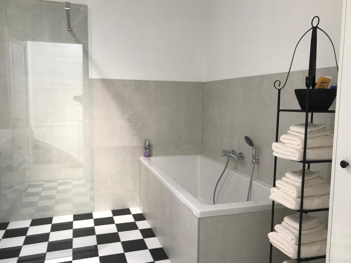 B&B Valkenbos Гаага Экстерьер фото